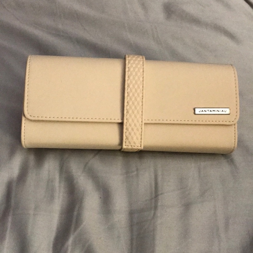 Jantanaminua Clutch in tan
